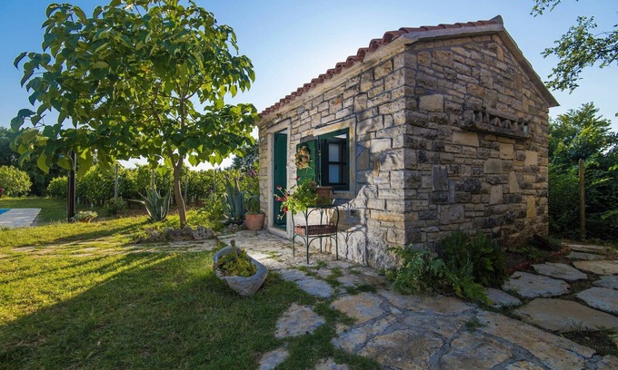 Sopot House | Holiday Home near Adriatic Sea and Krka Falls