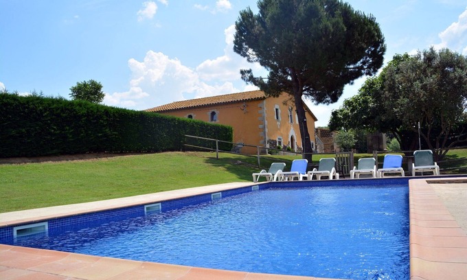 Aiguaviva Villa | Holiday Home near Girona Airport with Pool