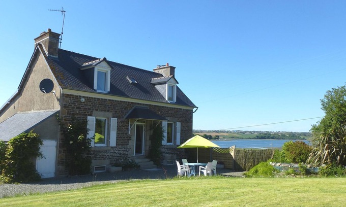 Le Ru House | Holiday Home near Goëlo Coast & Beaches