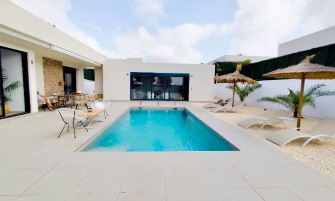 Calasparra House | Holiday Home 'Oasis Lovft' with Mountain View, Wi-Fi and Air Conditioning