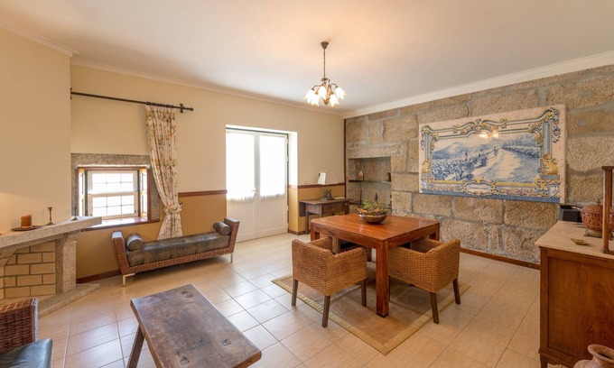 Vila Flor House | Holiday home on estate with vineyards, olive groves and swimming pool