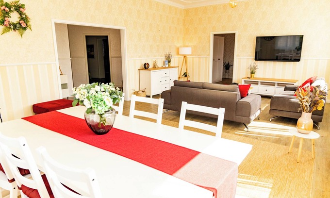 Rathenow House | Holiday Home 'Optikstadt Rathenow' with Private Terrace and Wi-Fi