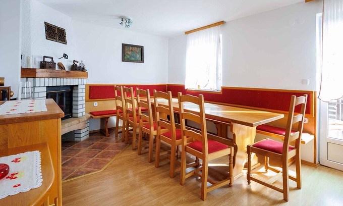 Marindol House | Holiday home overlooking the river Kolpa