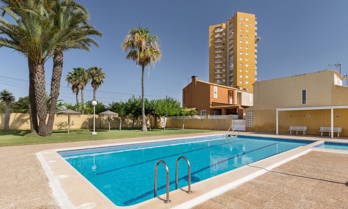 Mar de Cristal House | Holiday Home 'Paraiso En Mar De Cristal Mar Menor' with Shared Pool, Wi-Fi and Air Conditioning