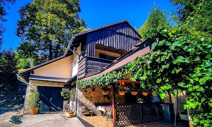 Srednje Grcevje House | Holiday home peaceful surroundings