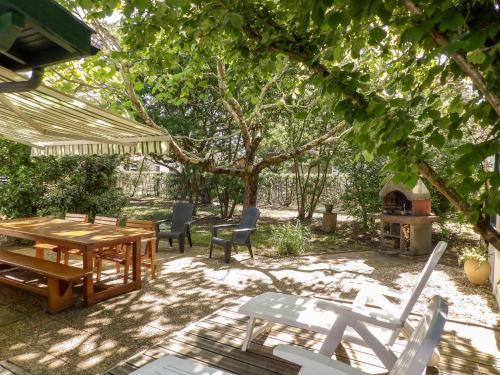 Mimizan House | Holiday Home Pignada by Interhome