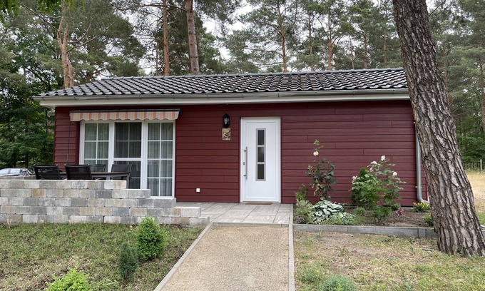 Wunsdorf House | Holiday Home 'Pirol' with Private Terrace, Private Garden and Wi-Fi