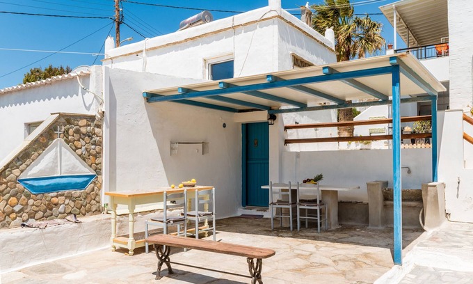 Agios Ioannis House | Holiday Home 'Porto Galinini' with Sea View, Wi-Fi and Air Conditioning