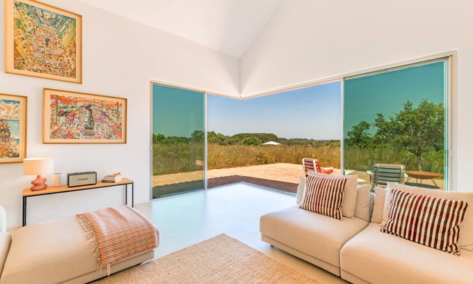 Baiona House | Holiday Home 'Casa Do Regadio - Principal' with Private Pool, Private Terrace and Wi-Fi