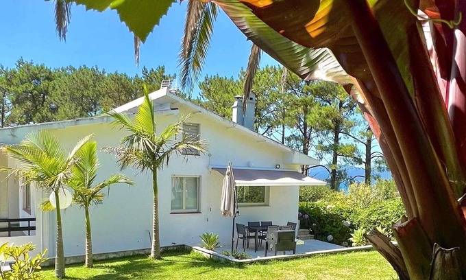 Porto do Son House | Holiday Home Puerto del Son by Beach