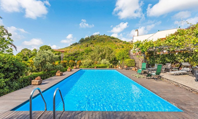 Viagrande House | Holiday Home 'Queen Etna - Beautiful Pool' with Sea View, Wi-Fi and Air Conditioning