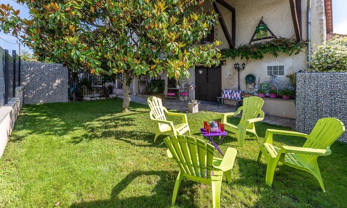 Arandon-Passins Cottage | Holiday Home 'Richon' with Private Terrace, Wi-Fi and Air Conditioning
