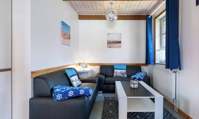 Fahretoft House | Holiday Home 'Robbe' with Shared Terrace and Wi-Fi