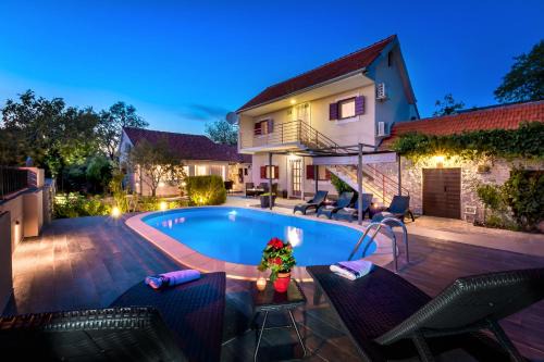 Sonkovic Villa | Holiday Home Rosko