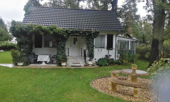 Schonwalde House | Holiday Home 'Schatz' with Private Terrace and Wi-Fi