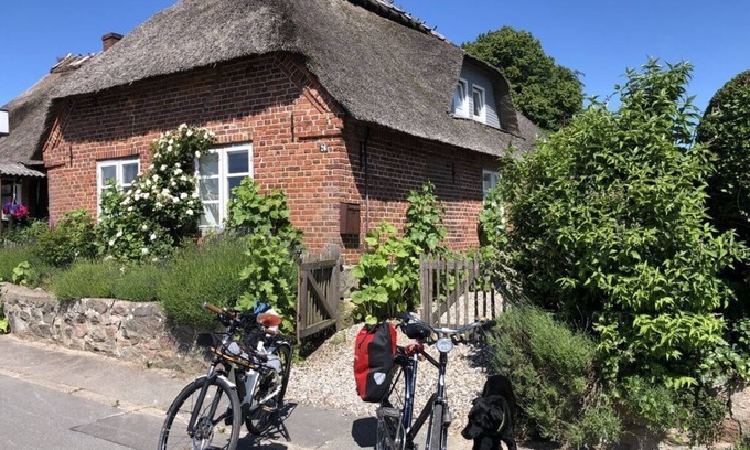 Hattlund Apartment | Holiday home Scheersbergkate