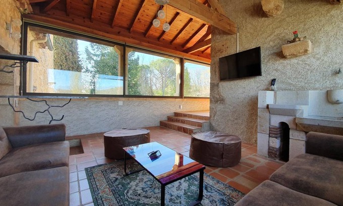 Puy-l'Eveque Apartment | Holiday home, shower, 4 or more bed rooms