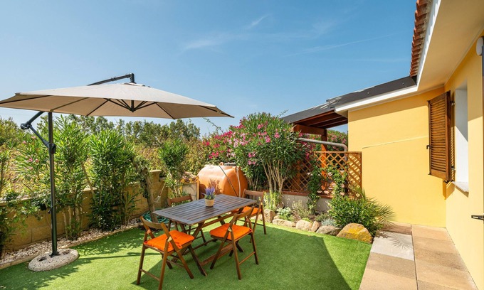 Sant'Anna Arresi House | Holiday Home 'Stellina' with Private Garden and Air Conditioning