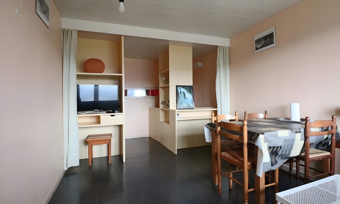 Murat-le-Quaire House | Holiday Home 'Sapins A5 - Super Murat' with Mountain View and Balcony