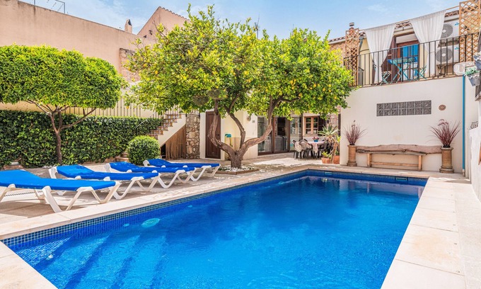 Binissalem House | holiday home Sa llimonera de binissalem, with 6 bedrooms, swimming pool and air-conditioning