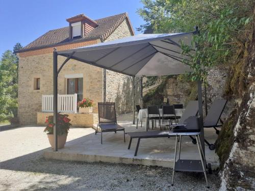 Degagnac House | Holiday Home Saint Avit - DGC400 by Interhome
