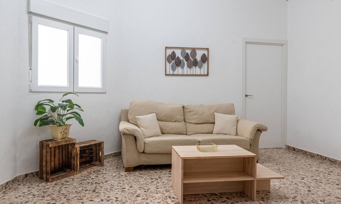 Marchena House | Holiday Home 'Santa Clara Home' with Private Terrace, Wi-Fi and Air Conditioning