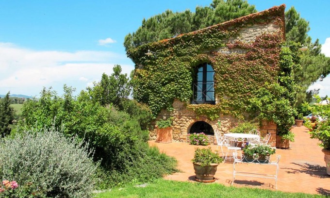 Pomarance House | Holiday Home Santa Enerichetta by Interhome