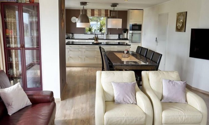 Oberlascheid Apartment | Holiday home Schönblick