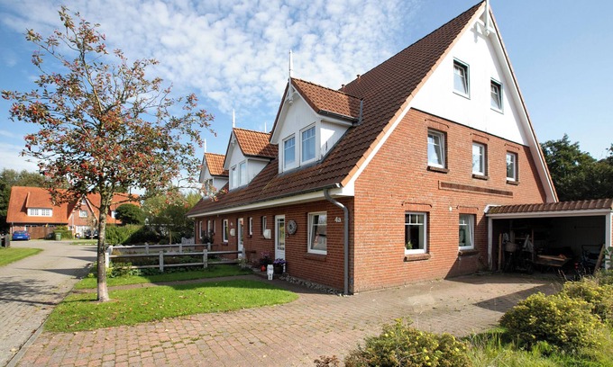 Klanxbuell House | Holiday Home 'Schwalbennest' with Private Terrace, Private Garden and Wi-Fi