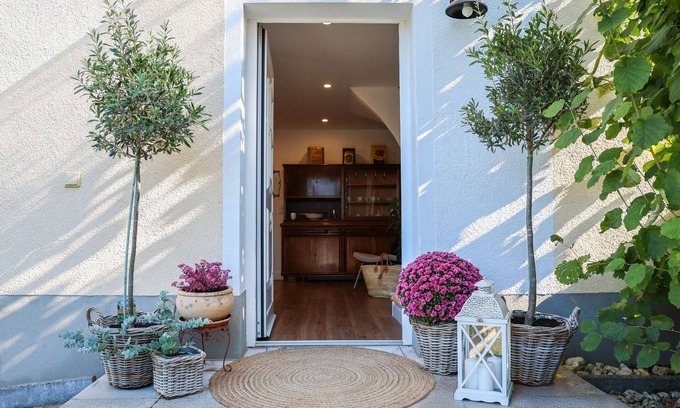 Birlenbach House | Holiday Home 'Second Home' with Private Terrace, Private Garden and Wi-Fi