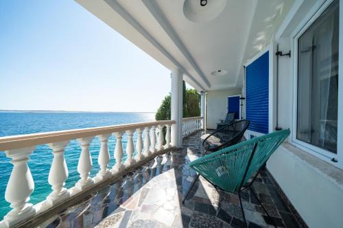 Starigrad Villa | Holiday home SeVeN - Barefoot by the Sea, Velebit, Nature