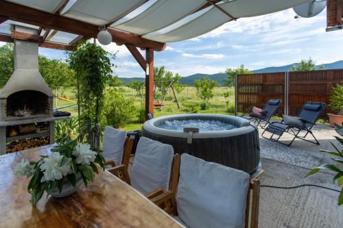 Otocac House | Holiday Home Sinac