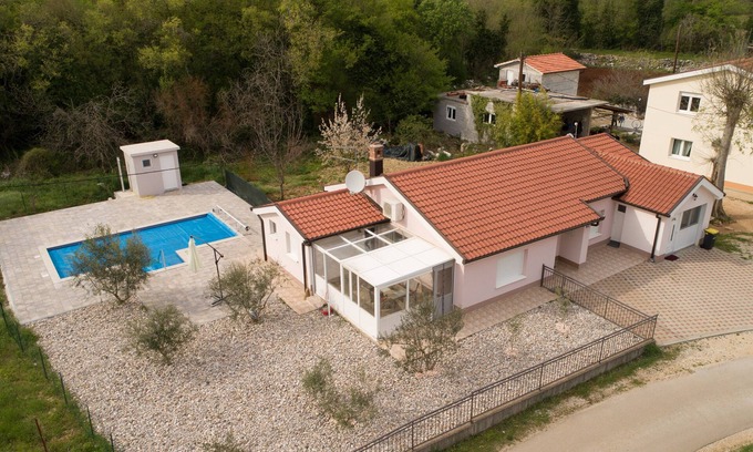 Trn House | Holiday Home Slap Koćuša - Four Bedroom House with Swimming Pool