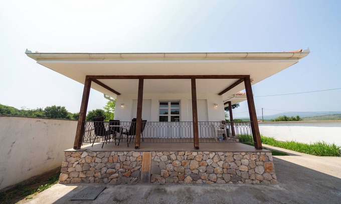 Pricelje House | Holiday Home Soul I Countryside Stay in Novo Selo