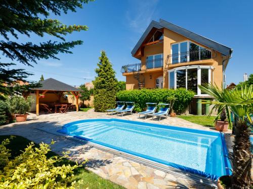 Balatonlelle House | Holiday Home Szabo by Interhome