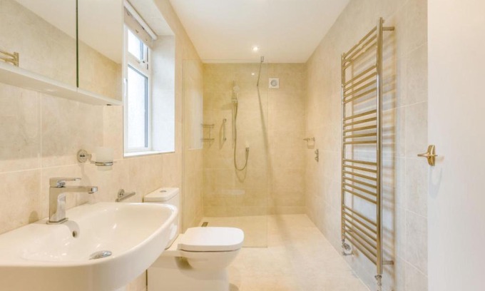 South Molton House | Holiday Home The Willows by Interhome