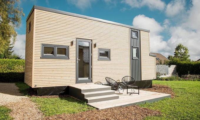 Laichingen House | Holiday Home 'Tiny House Zeit Käpsele' with Private Terrace, Wi-Fi and Air Conditioning