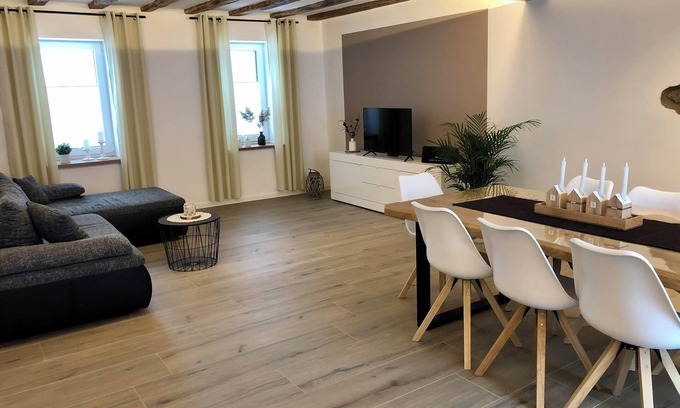 Neuhutten House | Holiday Home 'Traumzeit' with Private Terrace, Private Garden and Wi-Fi