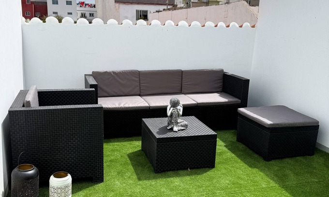 Playa de Arinaga House | Holiday Home 'Us' with Private Terrace and Wi-Fi