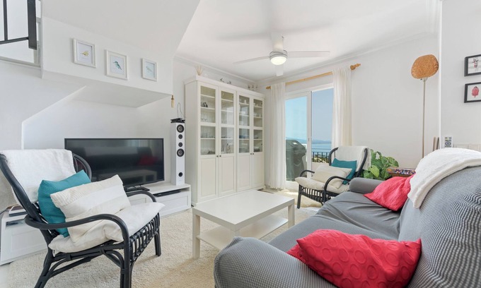 Casares del Mar Apartment | Holiday Home 'Vedia Ankerstedt' with Sea View, Wi-Fi and Air Conditioning