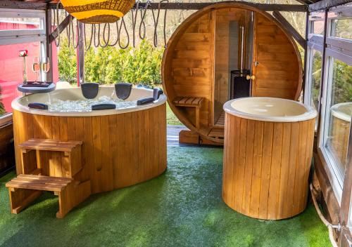 gmina Wolin House | Holiday Home Vegas - HOUSE AND GARTEN FOR EXCLUSIVE USE
