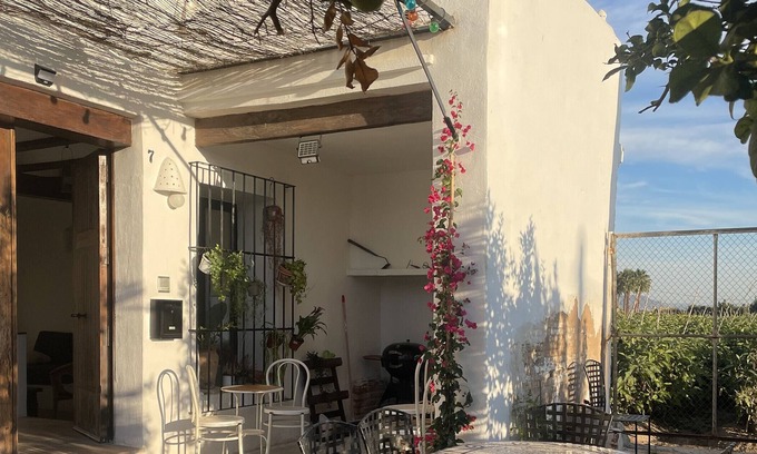 Meliana House | Holiday home "Villa de Clara" with terrace & WiFi