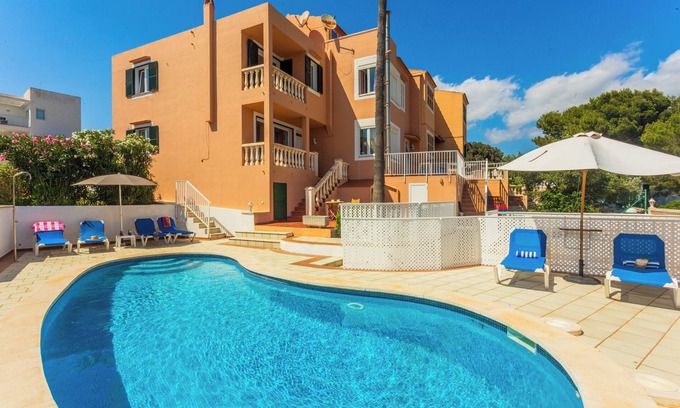 Serpentona House | Holiday Home 'Villa Lidia' with Sea View, Private Pool and Wi-Fi