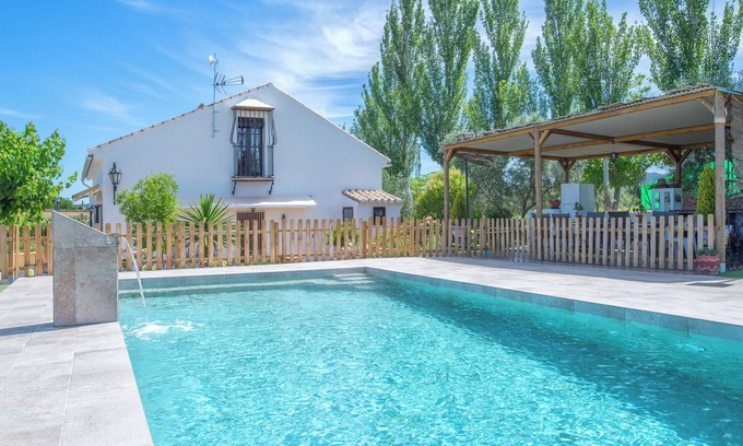 Arriate House | Holiday Home Villa Victoria with Garden, Saltwater Pool, Terrace & Wi-Fi