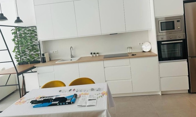 Sueca House | Holiday Home 'Villamercat' with Private Terrace, Wi-Fi and Air Conditioning
