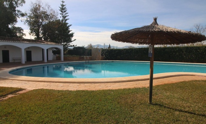 Molinell House | Holiday Home 'Villarivierapaco' with Shared Pool, Wi-Fi and Air Conditioning
