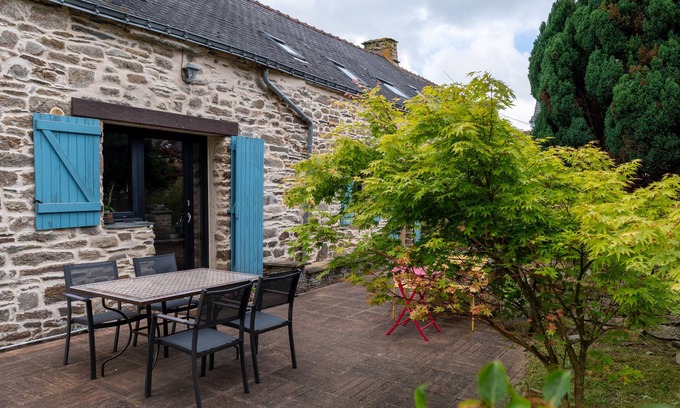Serent House | Holiday Home "Ville Moizo" with Private Garden & Wi-Fi