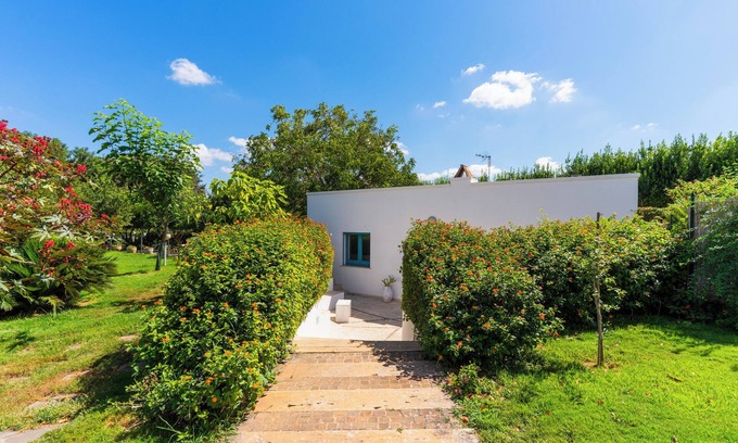 Ruffano House | Holiday Home 'Villetta Le More' with Large Private Garden, Wi-Fi and Air Conditioning
