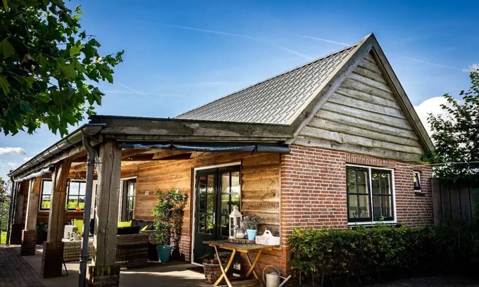 Warmenhuizen House | Holiday home Warmhuisje in Warmenhuizen. Suitable for 2 persons.