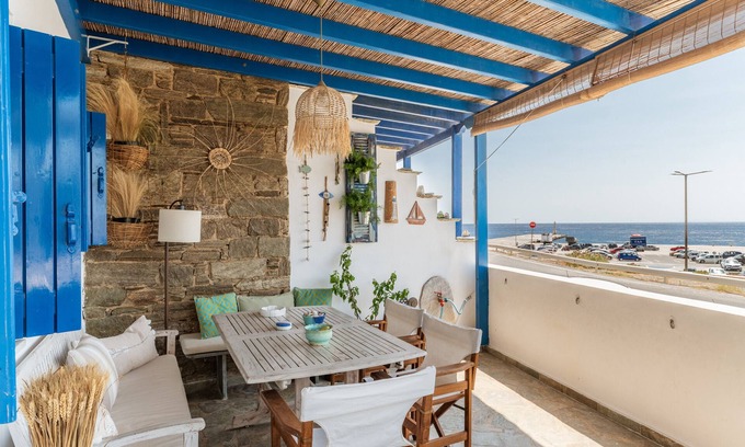 Tinos House | Holiday Home 'Waterfront Masterpiece' with Sea View, Wi-Fi and Air Conditioning